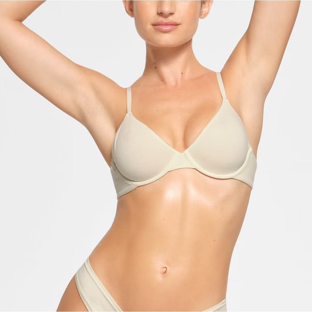 SKIMS Cream Underwire Bra new with tags